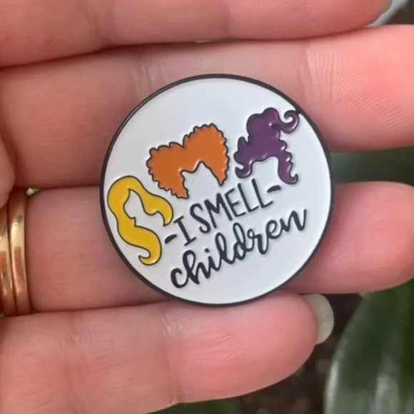 Jewelry - New “I smell children” Hocus Pocus inspired Halloween enamel pin